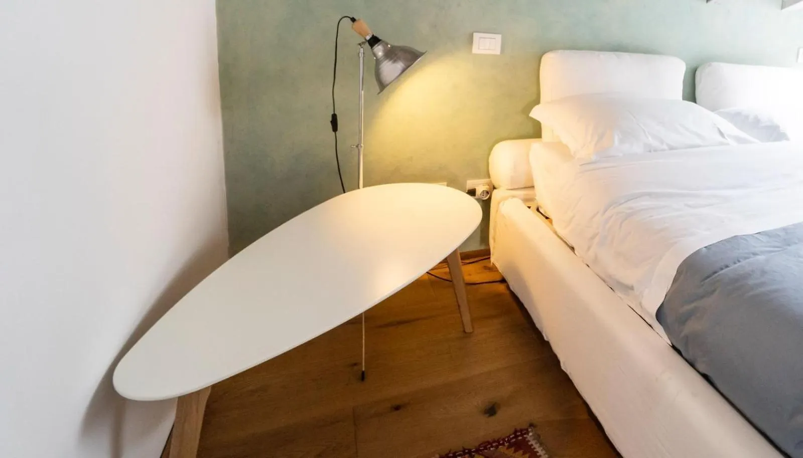 Ampia Mansarda Con Travi A Vista In Zona Isola Apartment Milan